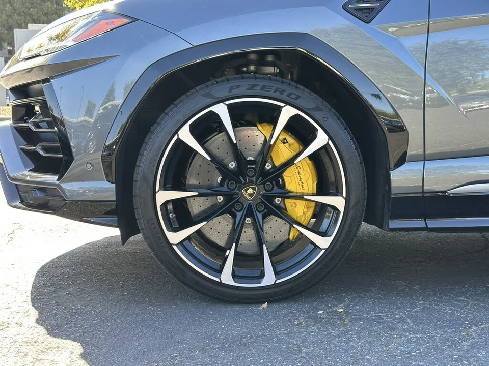 2020 Lamborghini Urus - Image 13 of 30