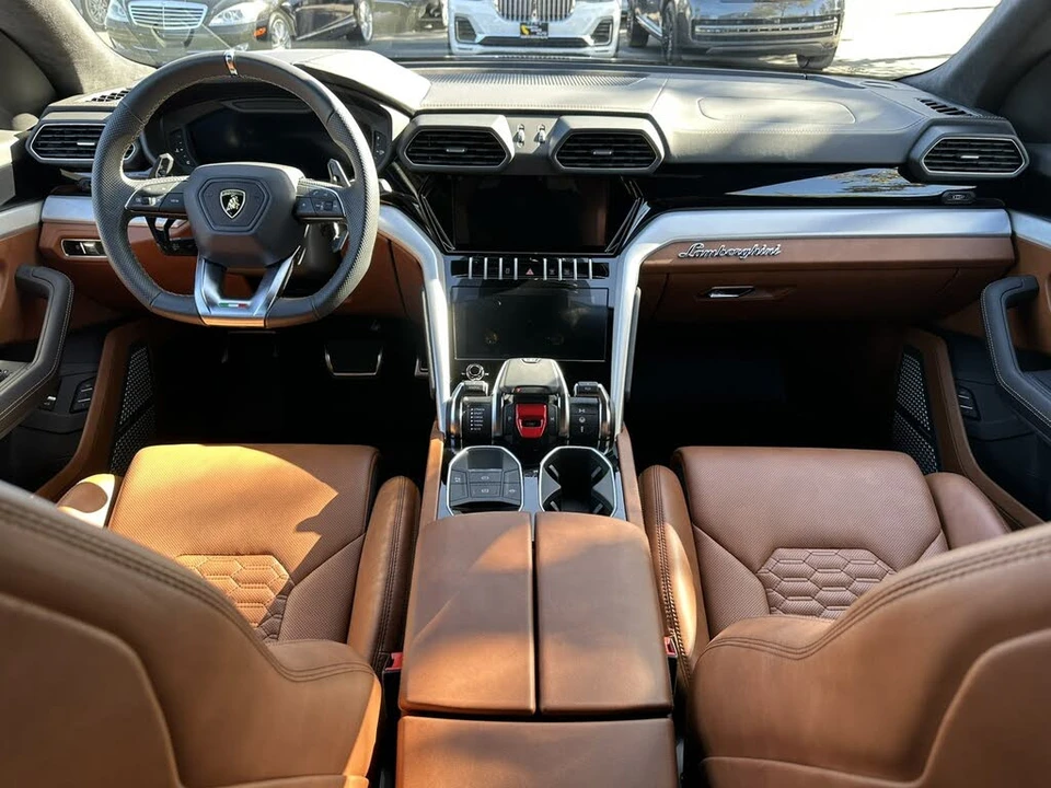 2020 Lamborghini Urus - Image 17 of 30
