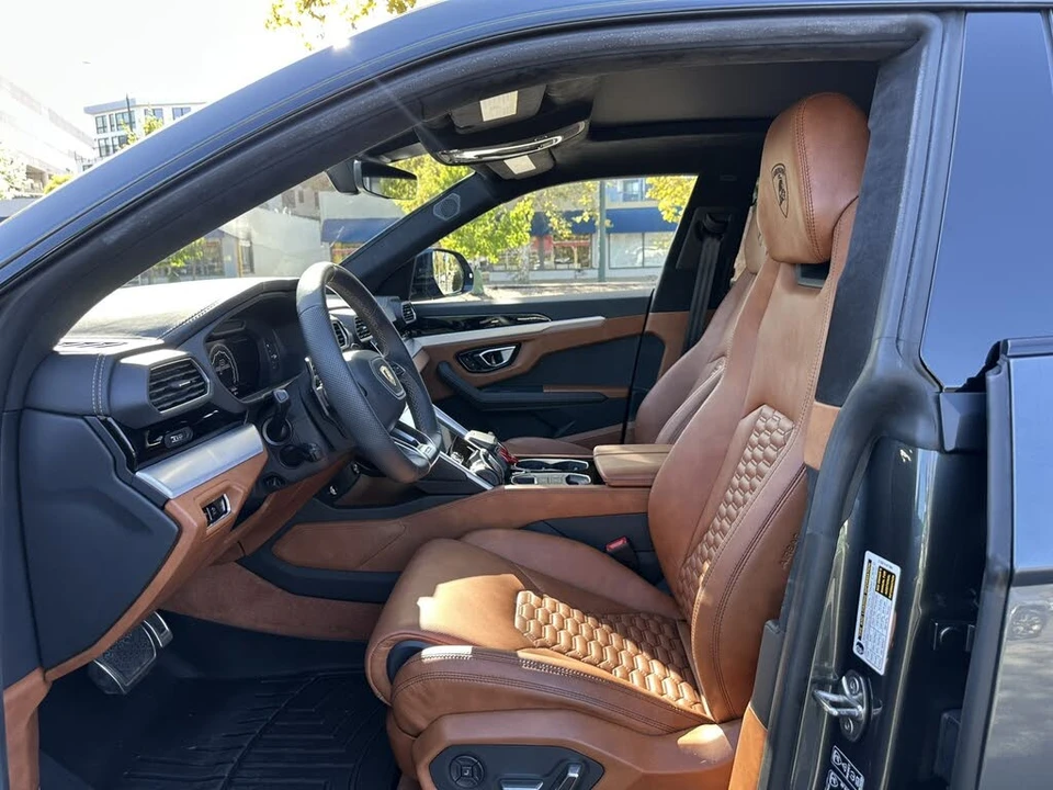 2020 Lamborghini Urus - Image 18 of 30
