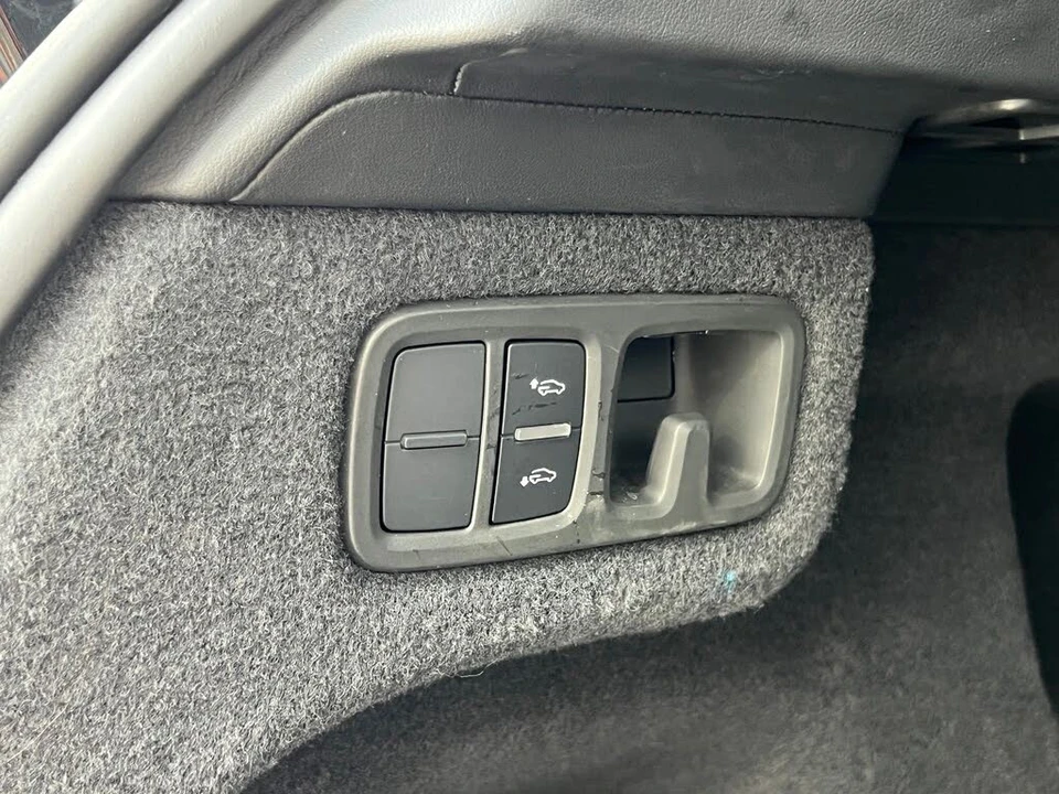 2020 Lamborghini Urus - Image 21 of 31