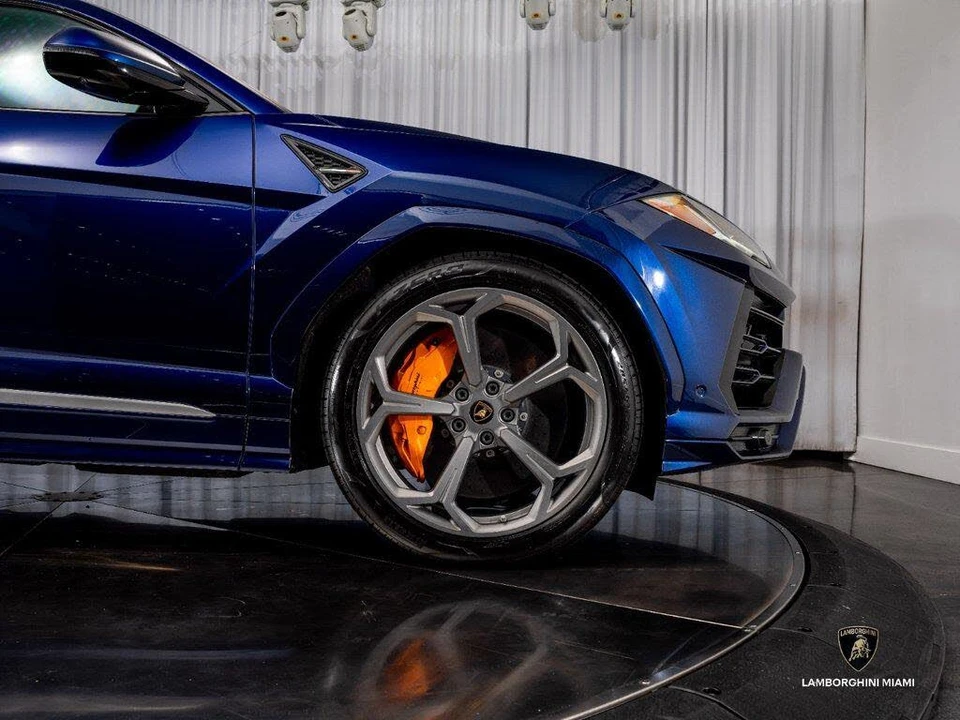2020 Lamborghini Urus - Image 17 of 31