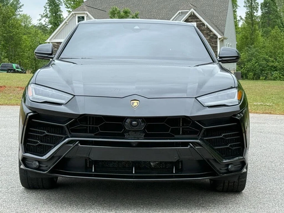 2020 Lamborghini Urus - Image 2 of 29