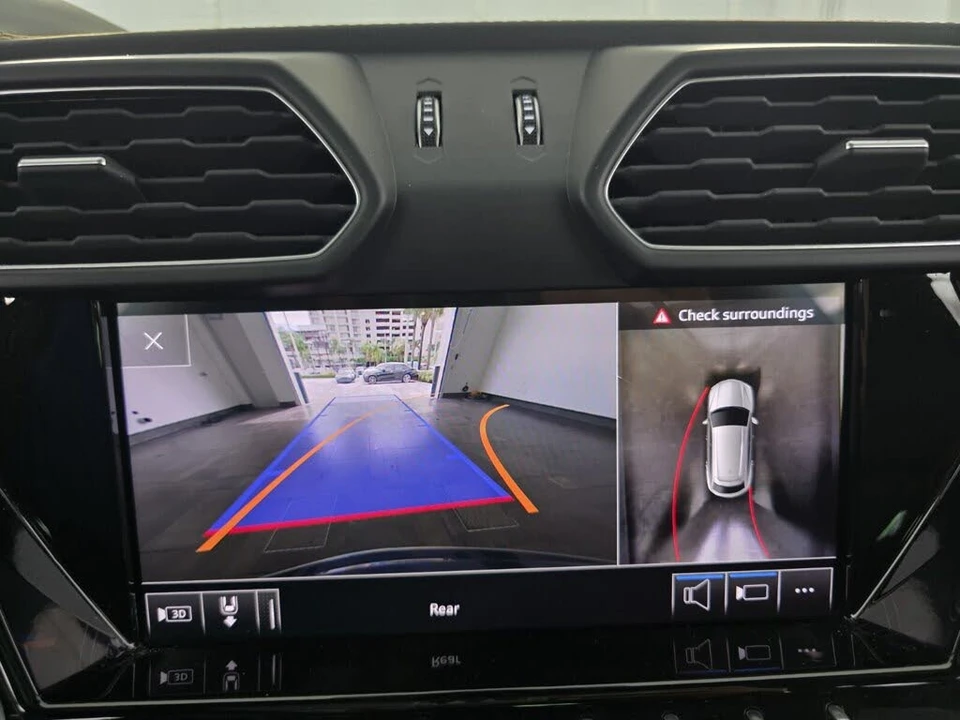 2020 Lamborghini Urus - Image 16 of 27