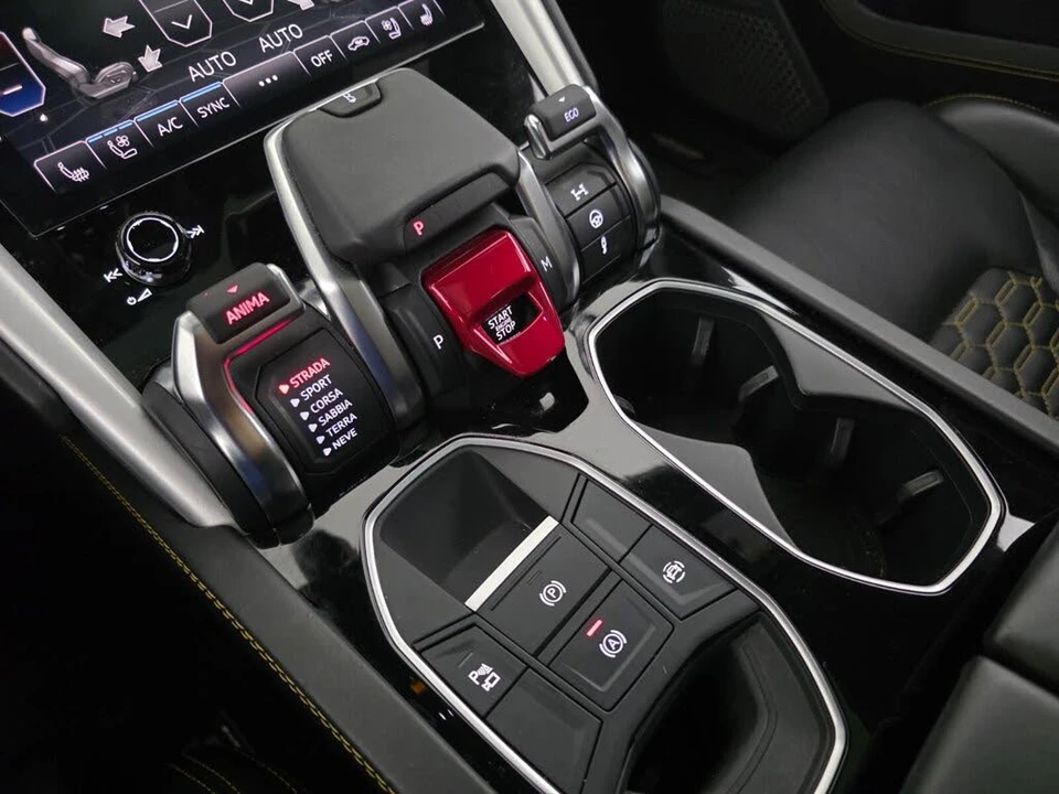 2020 Lamborghini Urus - Image 19 of 27