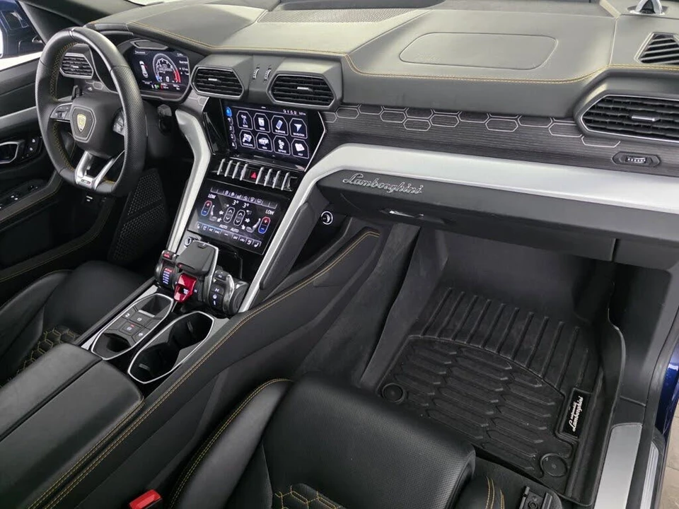 2020 Lamborghini Urus - Image 24 of 27