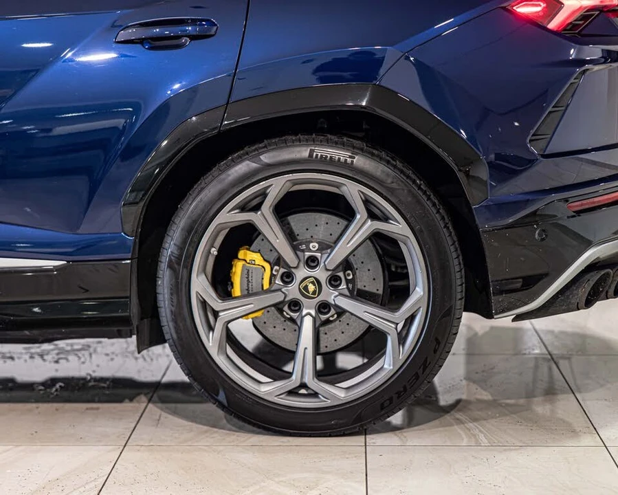 2020 Lamborghini Urus - Image 7 of 31
