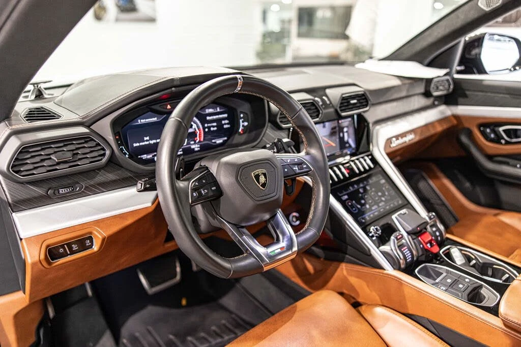 2020 Lamborghini Urus - Image 19 of 31