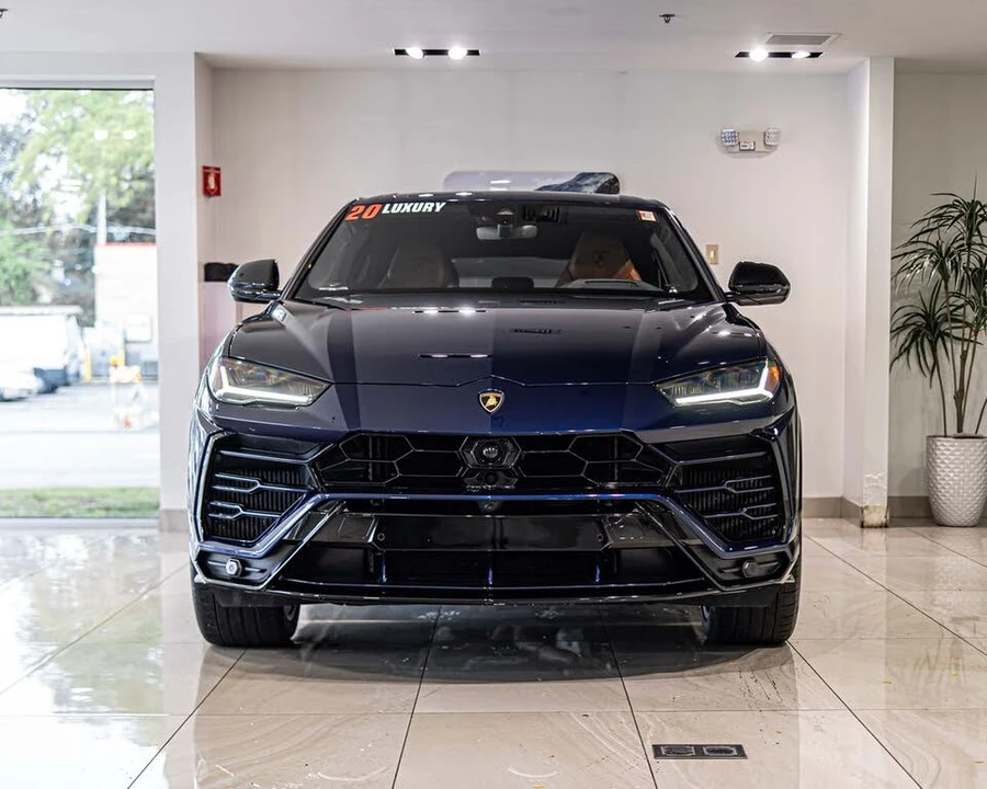 2020 Lamborghini Urus - Image 2 of 31