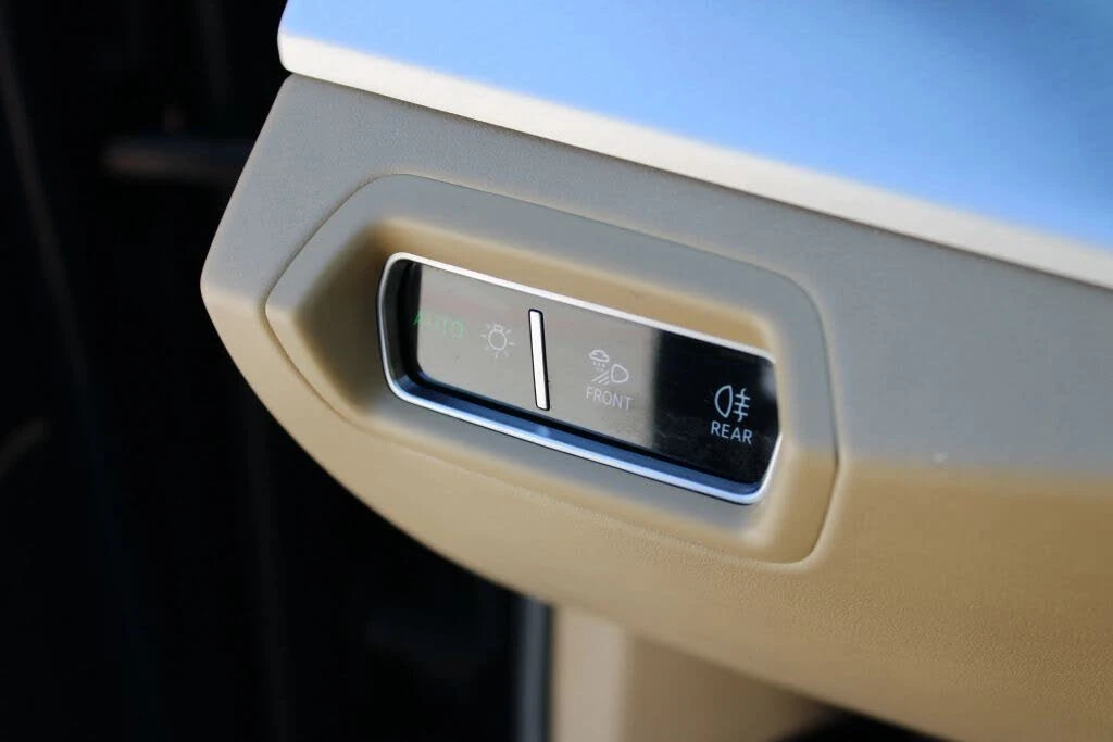 2020 Lamborghini Urus - Image 29 of 31