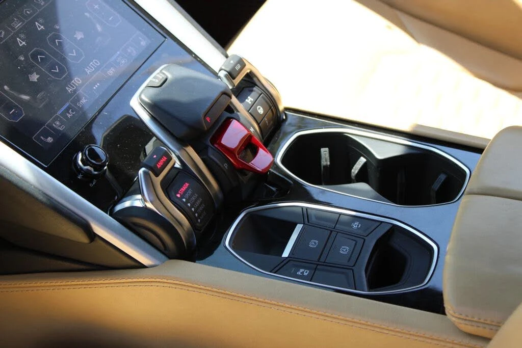 2020 Lamborghini Urus - Image 21 of 31