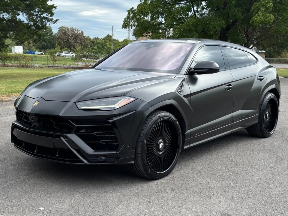 2020 Lamborghini Urus - Image 2 of 31