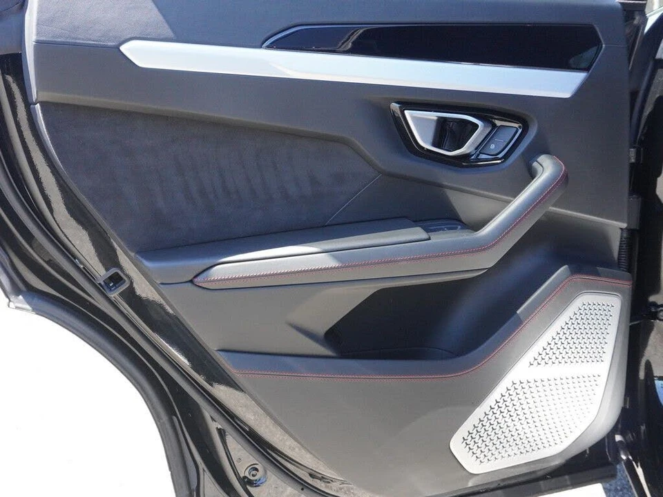 2020 Lamborghini Urus - Image 27 of 31