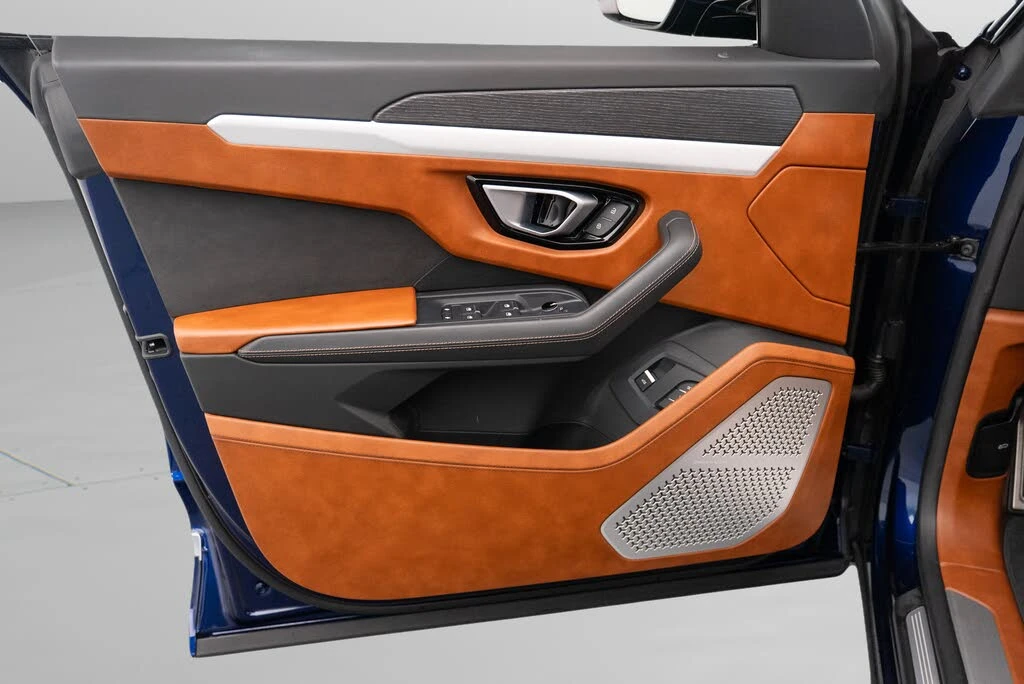 2020 Lamborghini Urus - Image 22 of 24