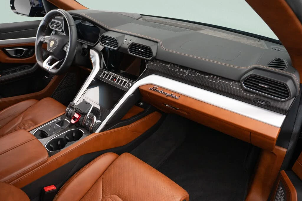 2020 Lamborghini Urus - Image 10 of 24