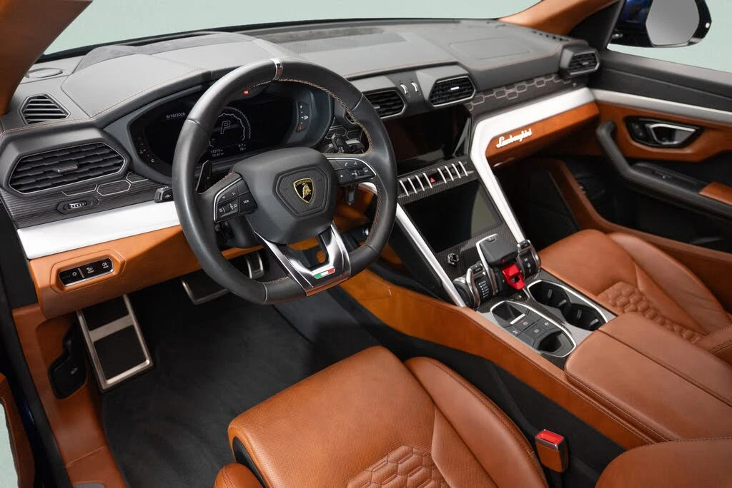2020 Lamborghini Urus - Image 9 of 24