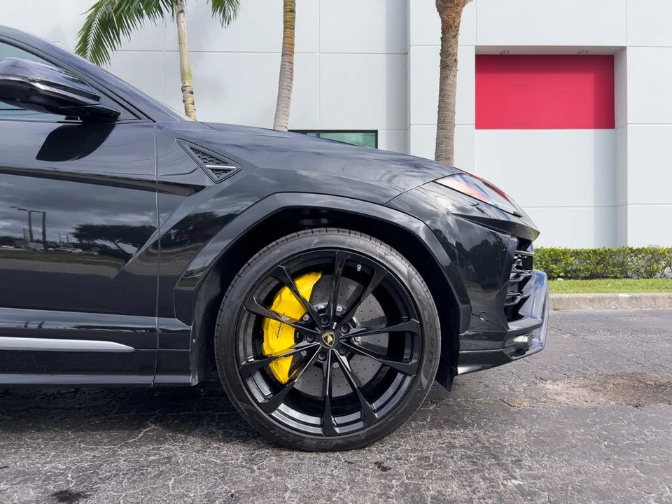 2020 Lamborghini Urus - Image 10 of 31