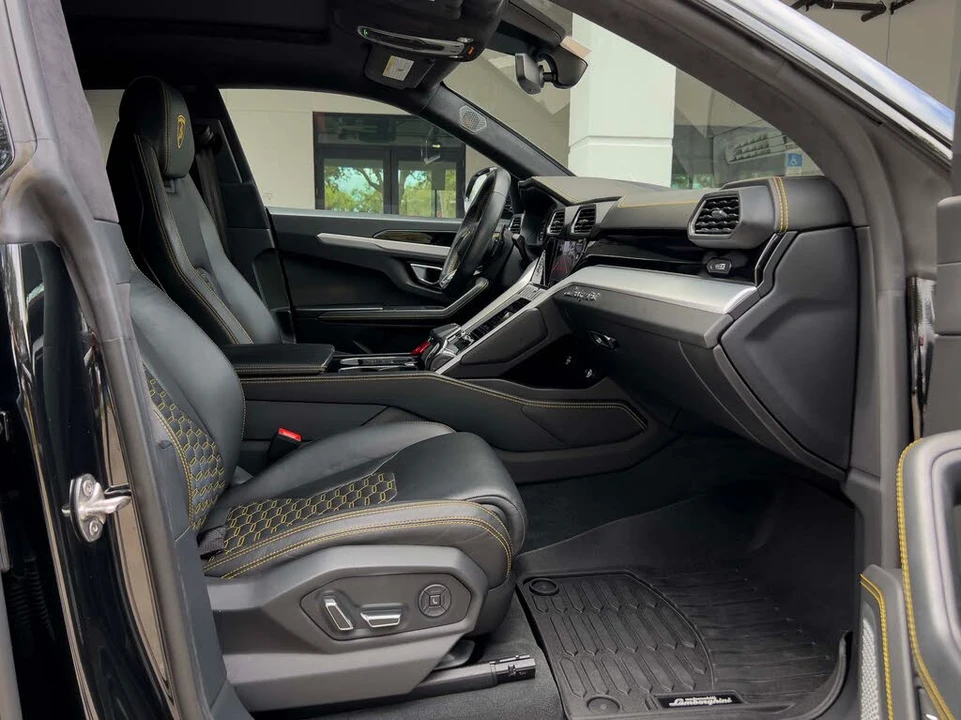 2020 Lamborghini Urus - Image 25 of 31