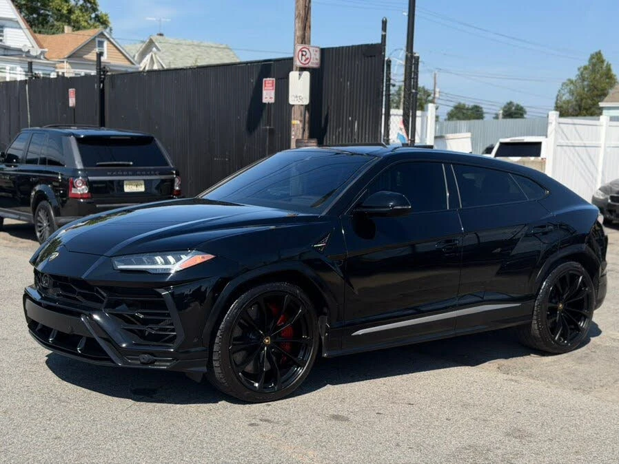 2020 Lamborghini Urus - Image 2 of 31