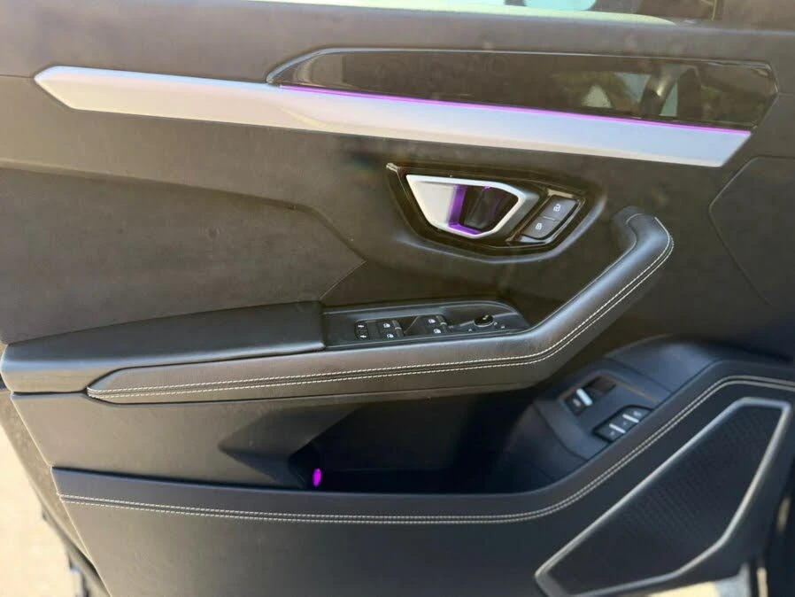2020 Lamborghini Urus - Image 29 of 31