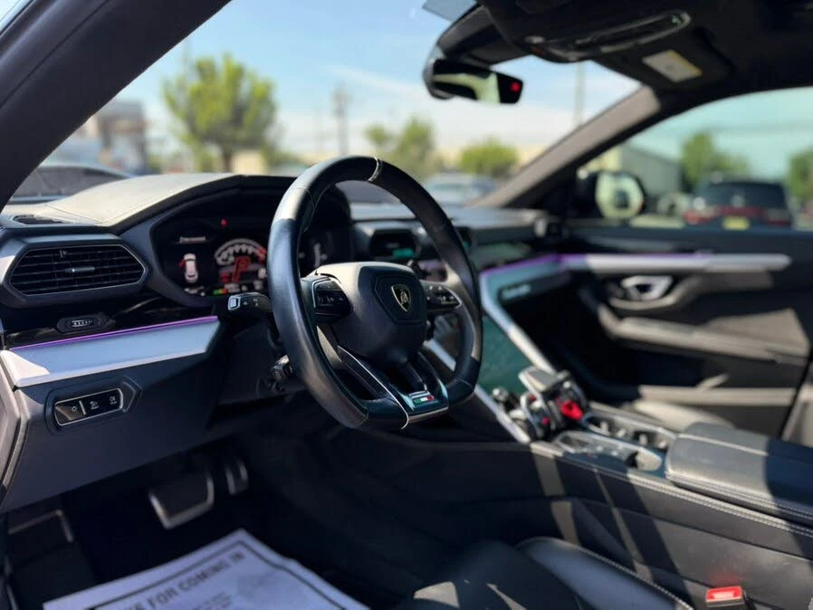 2020 Lamborghini Urus - Image 28 of 31