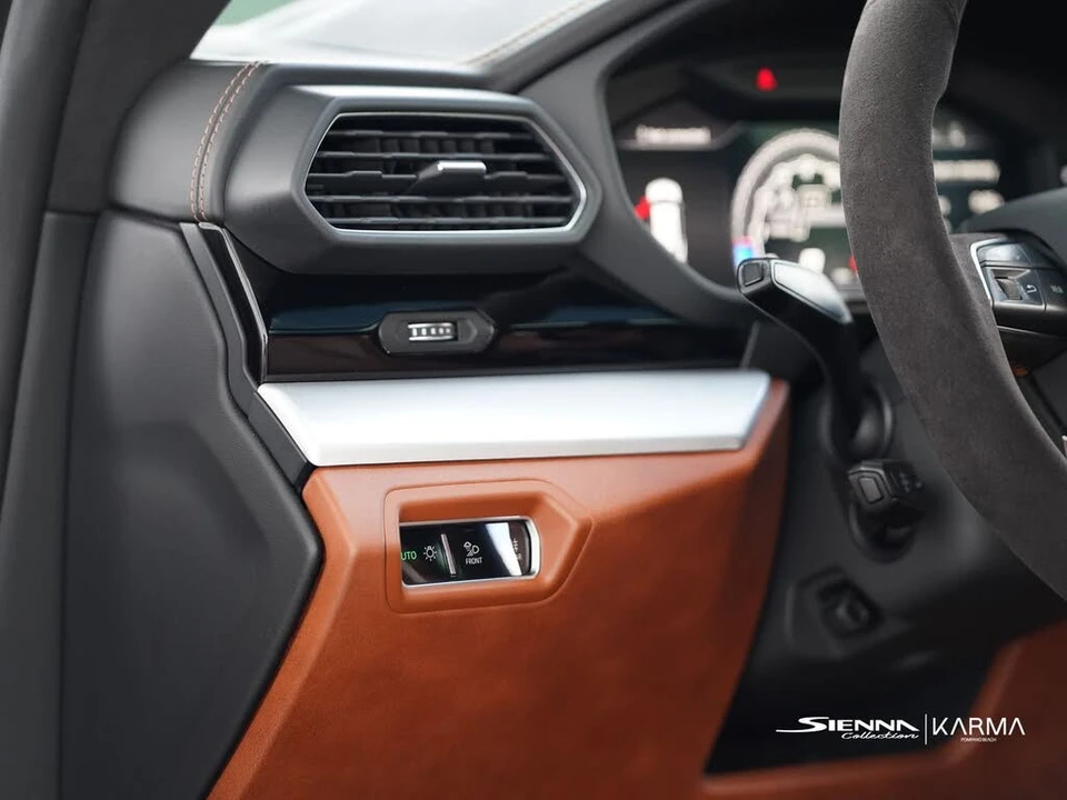 2020 Lamborghini Urus - Image 23 of 31