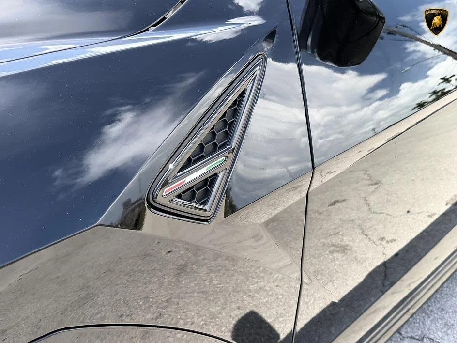 2020 Lamborghini Urus - Image 30 of 31