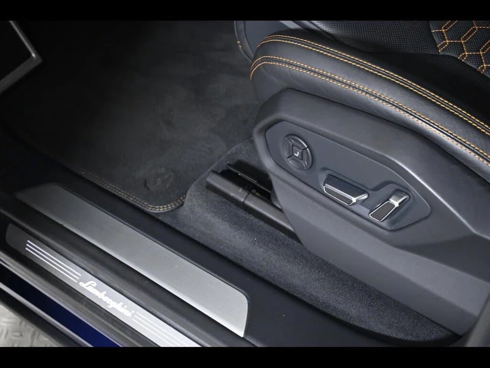 2020 Lamborghini Urus - Image 23 of 31