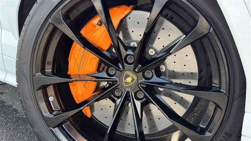 2020 Lamborghini Urus - Image 14 of 31