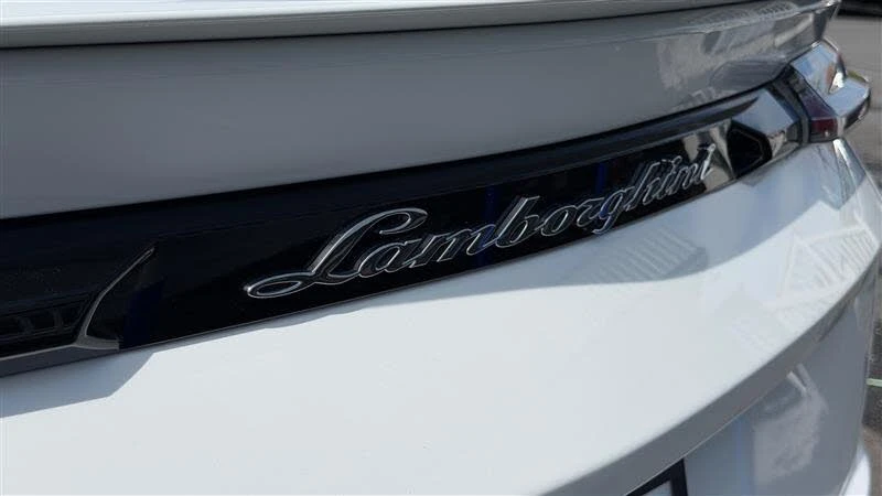 2020 Lamborghini Urus - Image 20 of 31