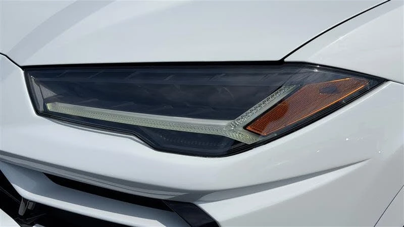 2020 Lamborghini Urus - Image 16 of 31