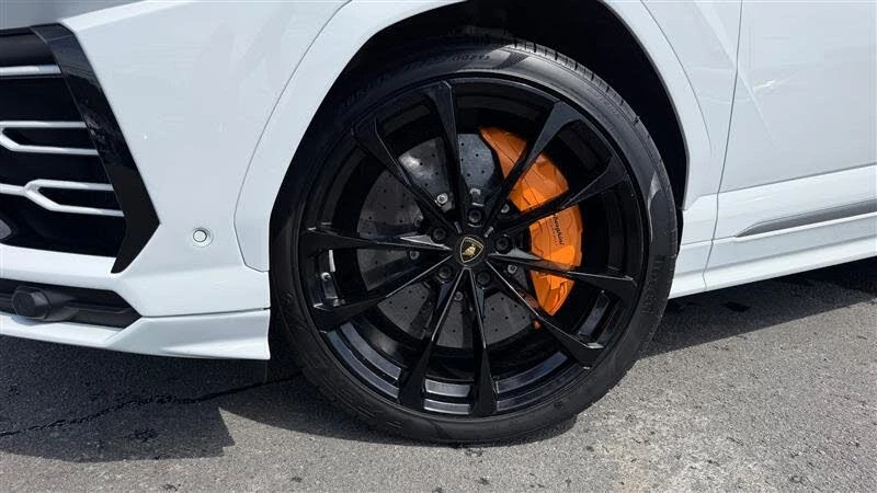 2020 Lamborghini Urus - Image 17 of 31