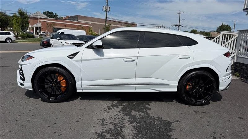 2020 Lamborghini Urus - Image 3 of 31