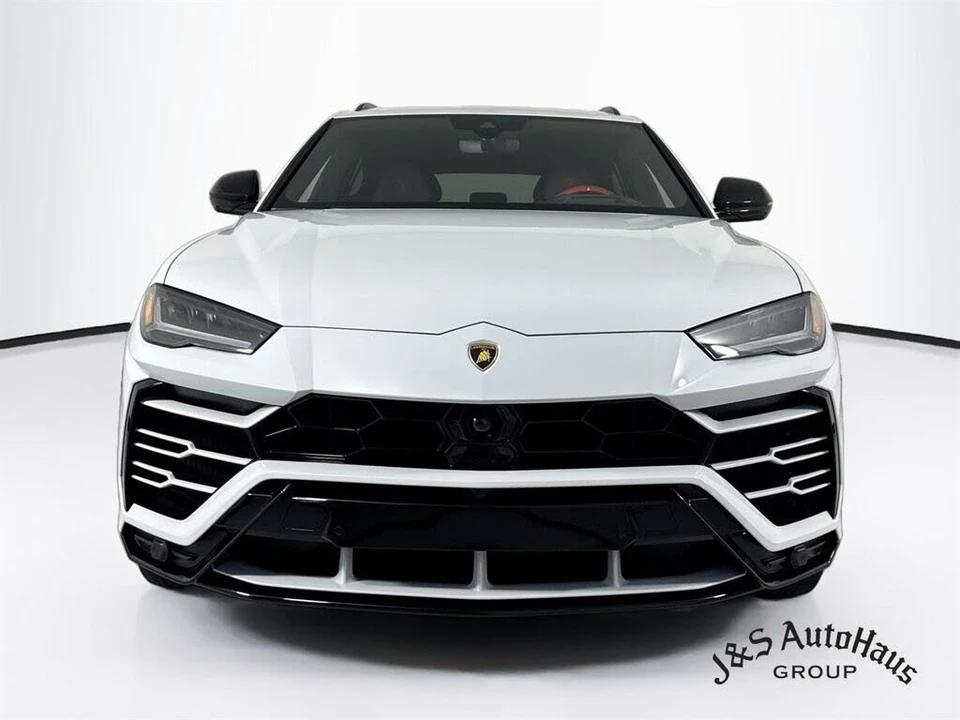 2020 Lamborghini Urus - Image 2 of 31