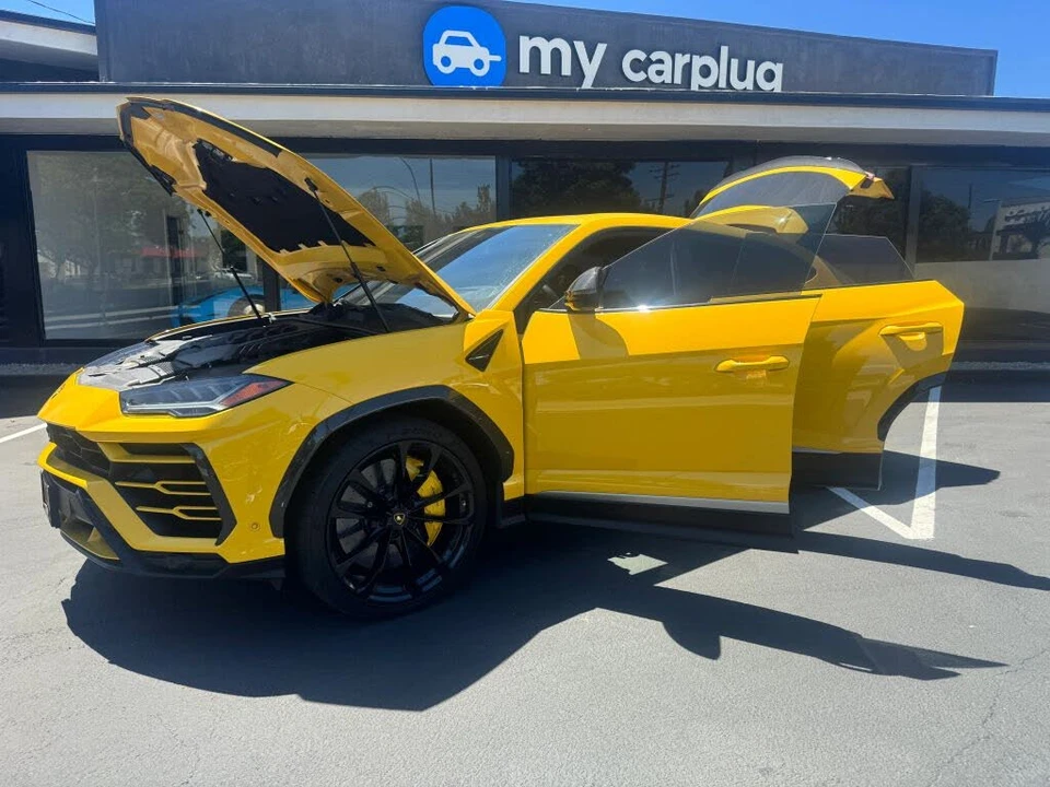2020 Lamborghini Urus - Image 2 of 11