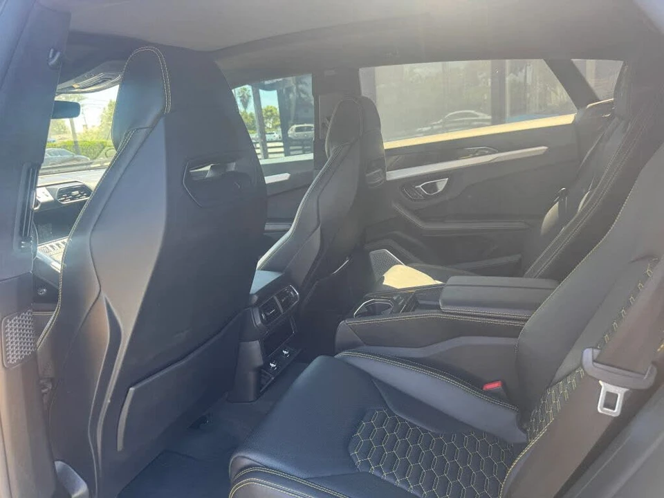 2020 Lamborghini Urus - Image 8 of 11