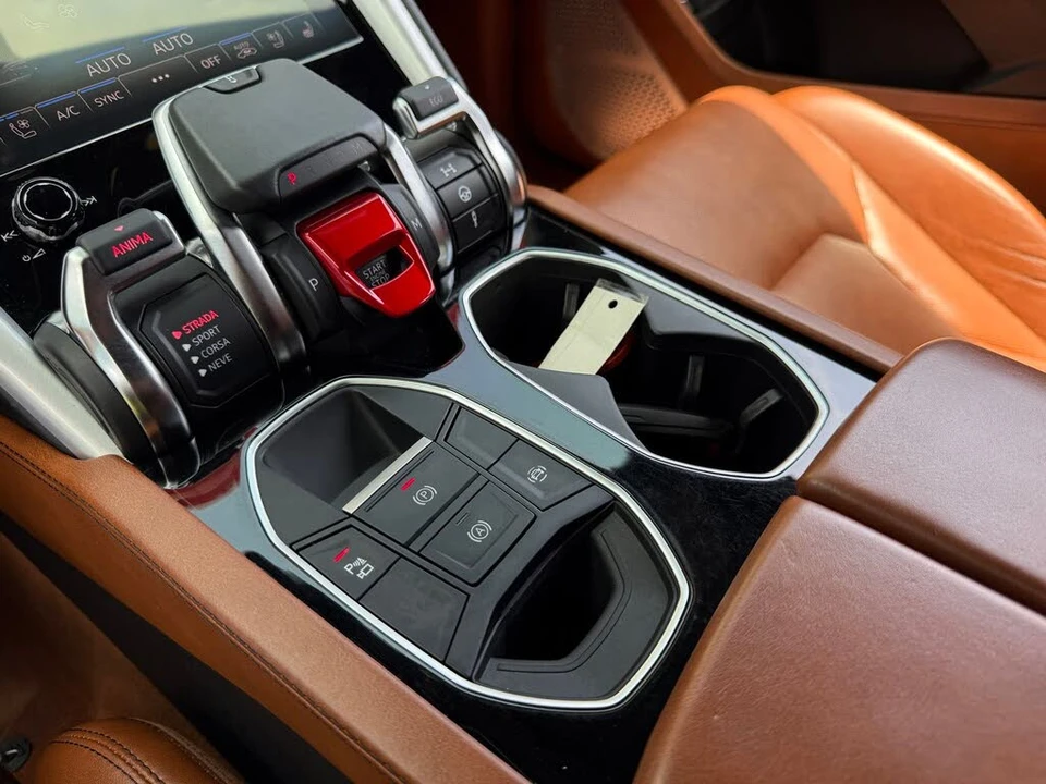 2020 Lamborghini Urus - Image 31 of 31