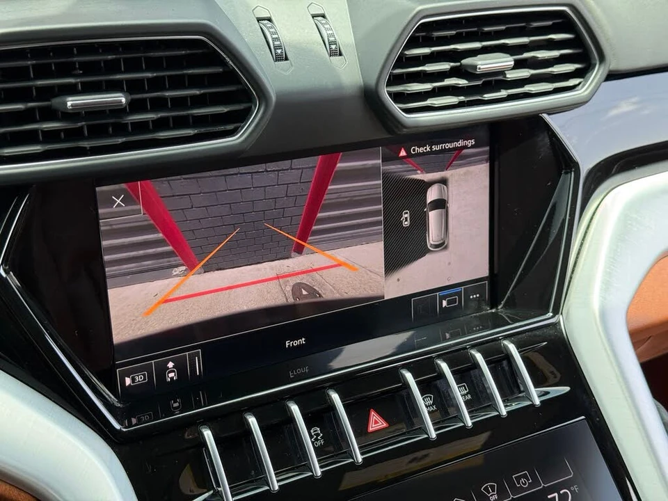 2020 Lamborghini Urus - Image 30 of 31