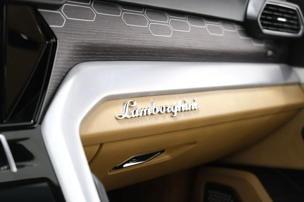 2020 Lamborghini Urus - Image 21 of 31