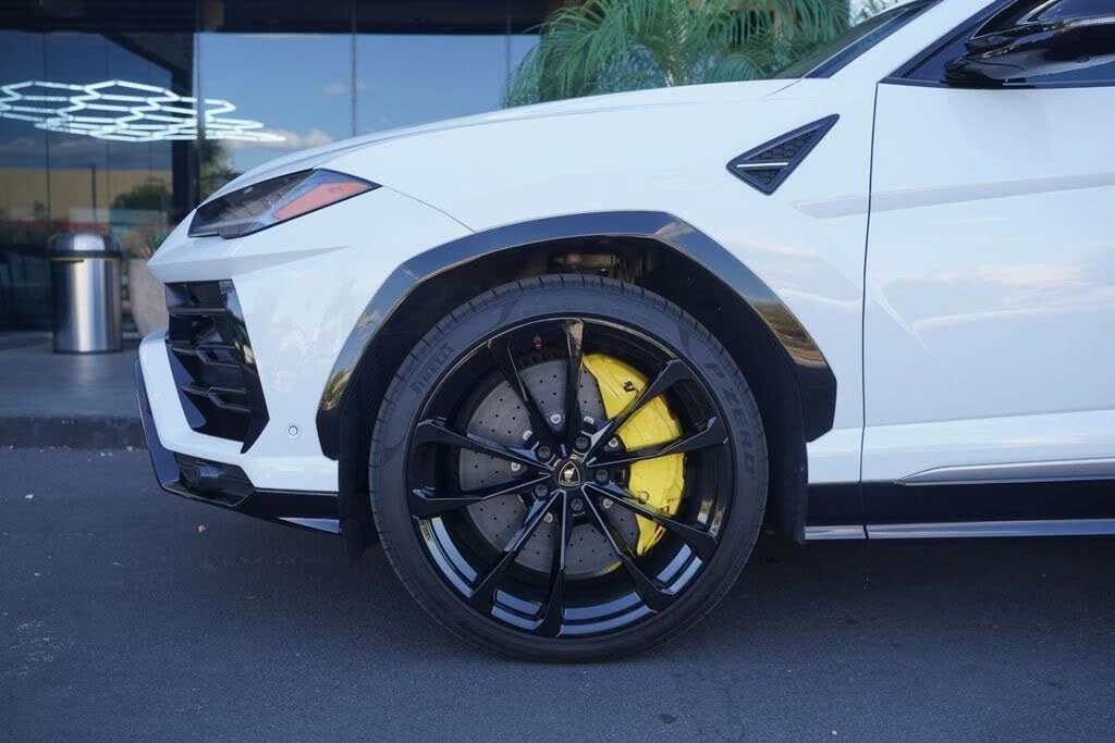 2020 Lamborghini Urus - Image 13 of 24