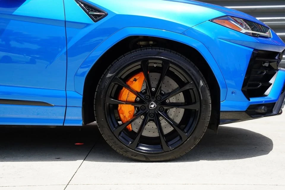2020 Lamborghini Urus - Image 2 of 20
