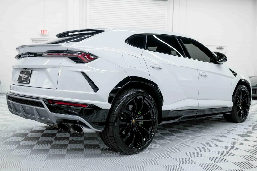 2020 Lamborghini Urus - Image 7 of 31