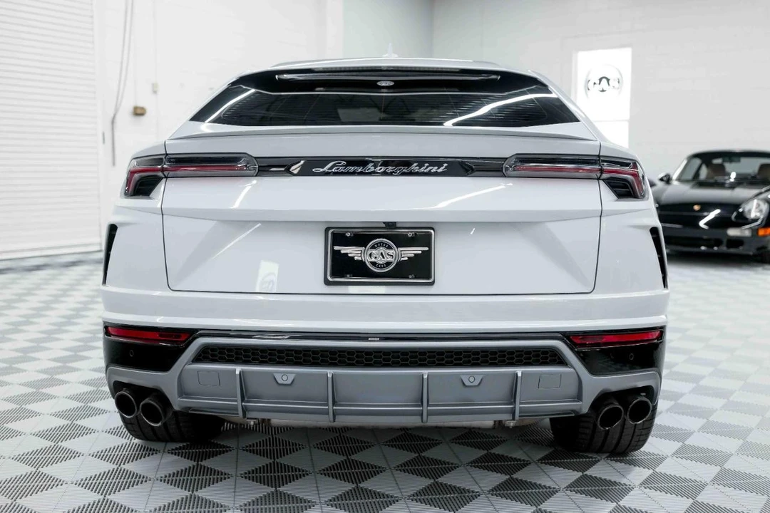 2020 Lamborghini Urus - Image 8 of 31