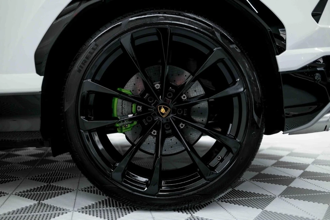 2020 Lamborghini Urus - Image 31 of 31