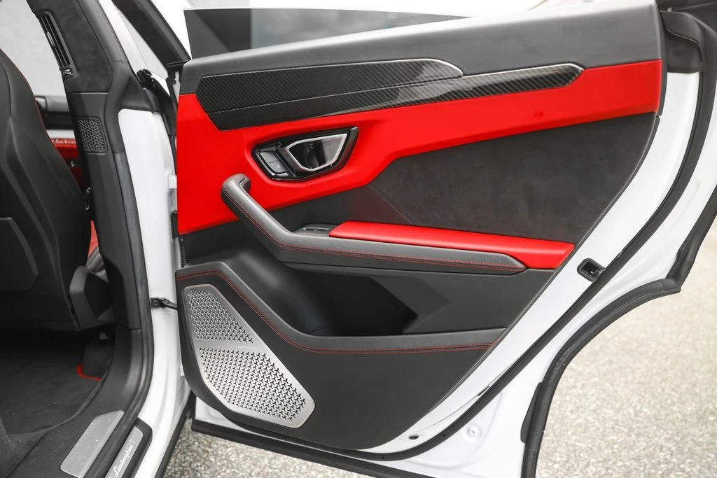 2020 Lamborghini Urus - Image 31 of 31