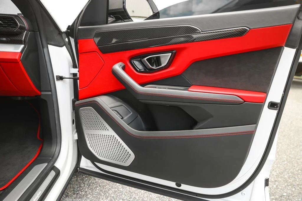 2020 Lamborghini Urus - Image 26 of 31