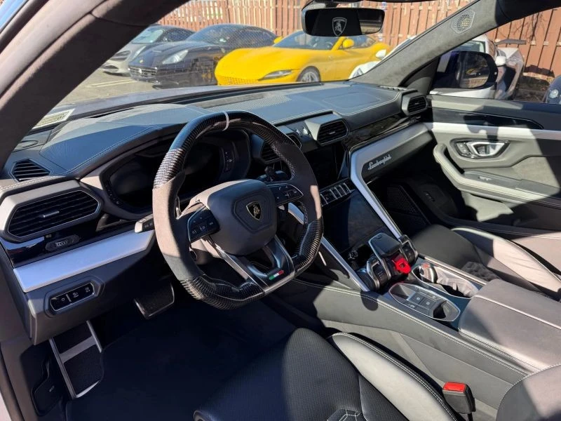 2020 Lamborghini Urus - Image 9 of 12