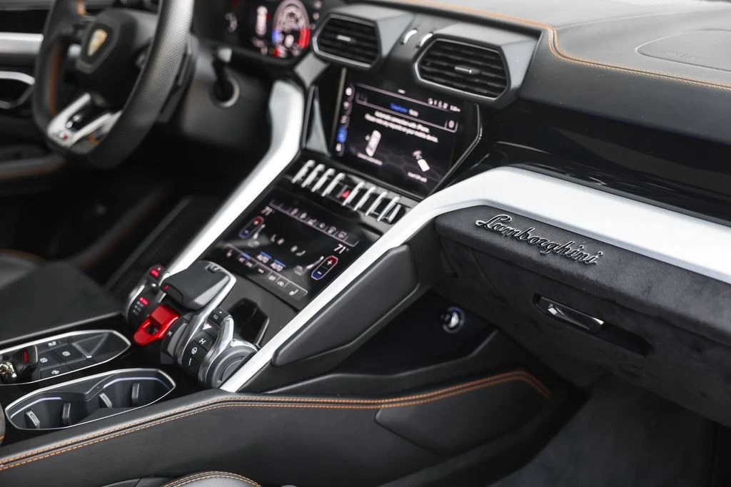 2020 Lamborghini Urus - Image 21 of 31