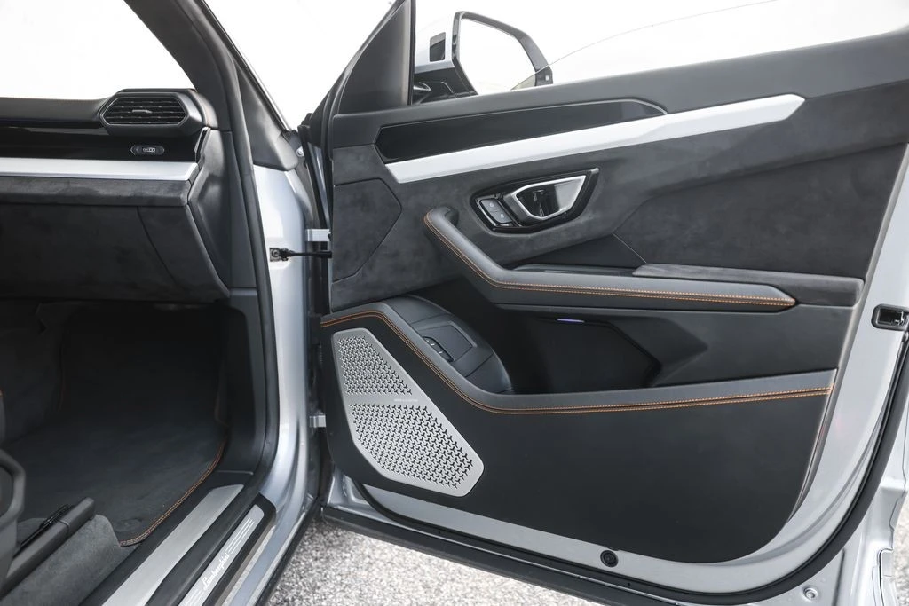 2020 Lamborghini Urus - Image 22 of 31