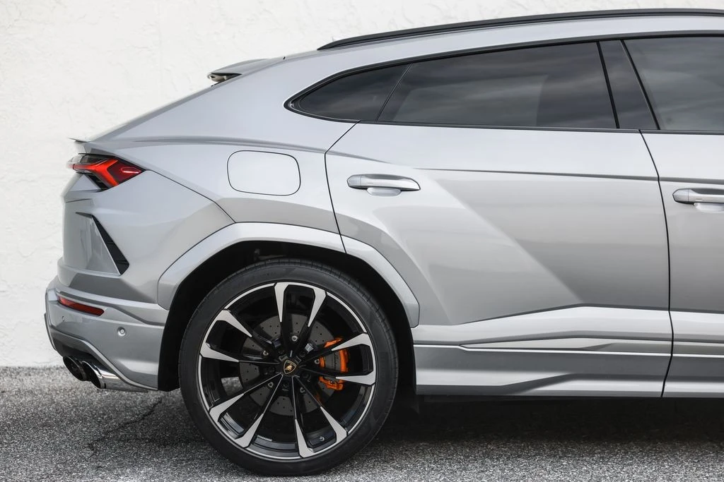 2020 Lamborghini Urus - Image 2 of 31