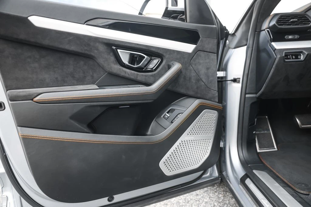 2020 Lamborghini Urus - Image 30 of 31